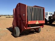 16c Massey Ferguson 1560 round baler 4