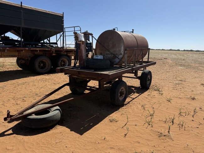 32a Fuel trailer heavy duty with 500 gallon steel fuel tank 2