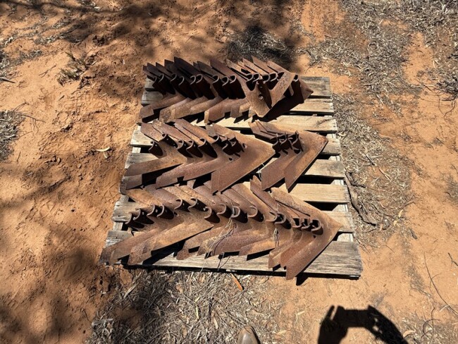 36a Horward Bagshaw chisel plough sweeps x 41 2 v2