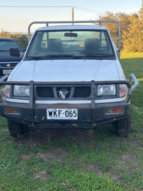 006a Nissan Navara Ute Front
