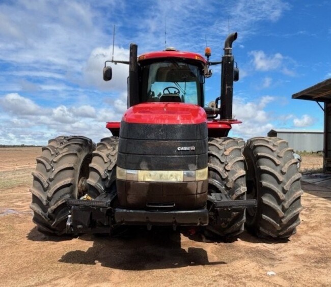 01 Case Stiger 400 2