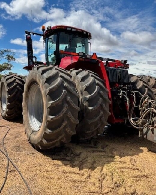 01 Case Stiger 400 3