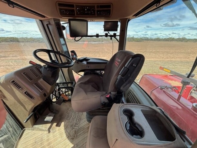 01 Case Stiger 400 5