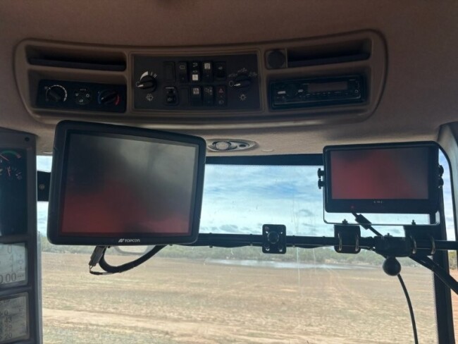 01 Case Stiger 400 6