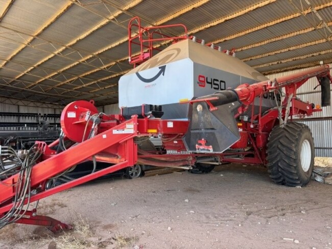 02 Morris 9450 Air Cart