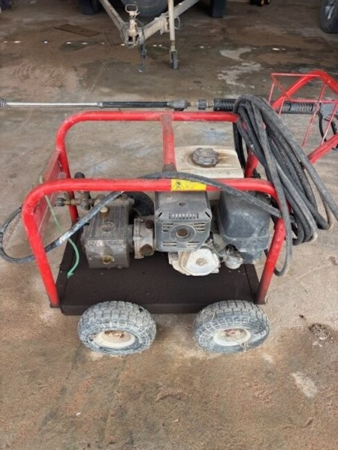 19 Pressure Washer 1