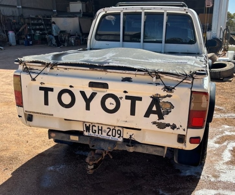 36 Hilux Ute 2