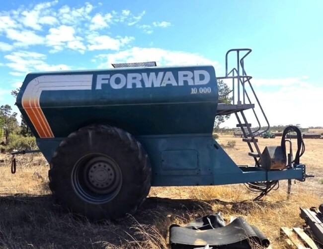 52 Air Cart Foward Side View