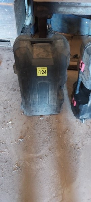 Lot 124 C