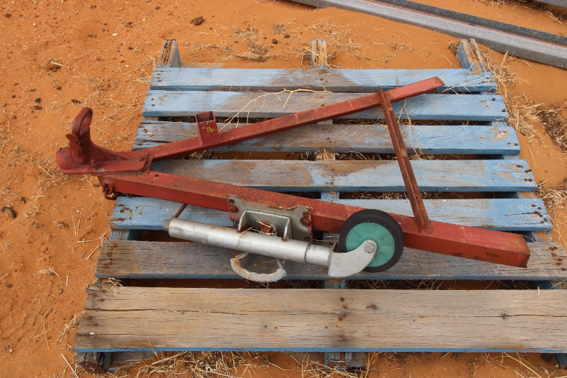 16 Sandalwood Cawthorne