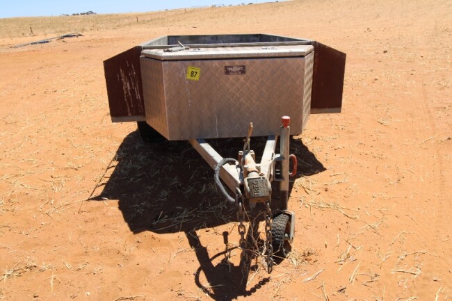 87b Sandalwood Cawthorne