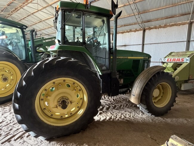 014a John Deere 7710 Tractor