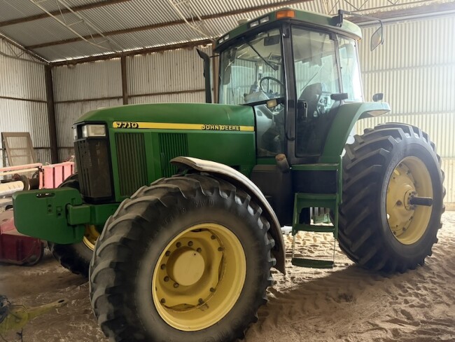 014b John Deere 7710 Tractor 2