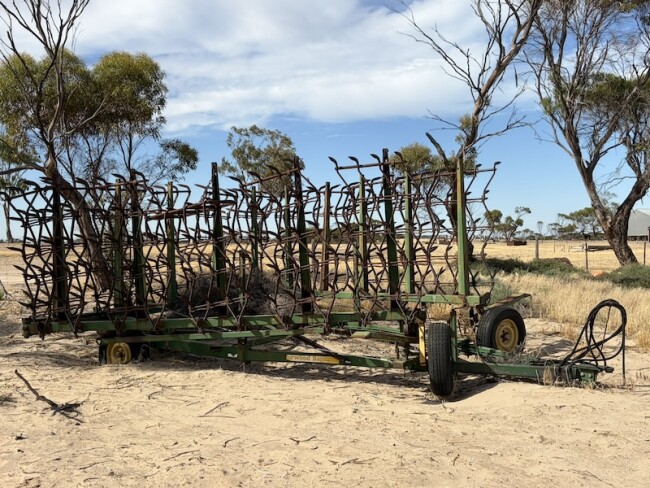 022 Horwood Bagshaw Harrows