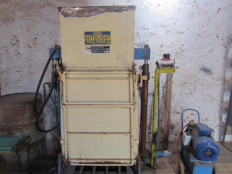 23. BHB Auto Light Wool Press