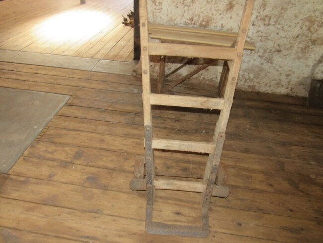 32. Wool Bale Sack Truck2