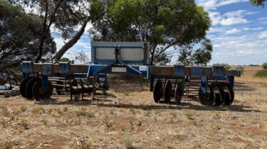 E05FACE3 B368 4695 AA1D 07D4F9269C37