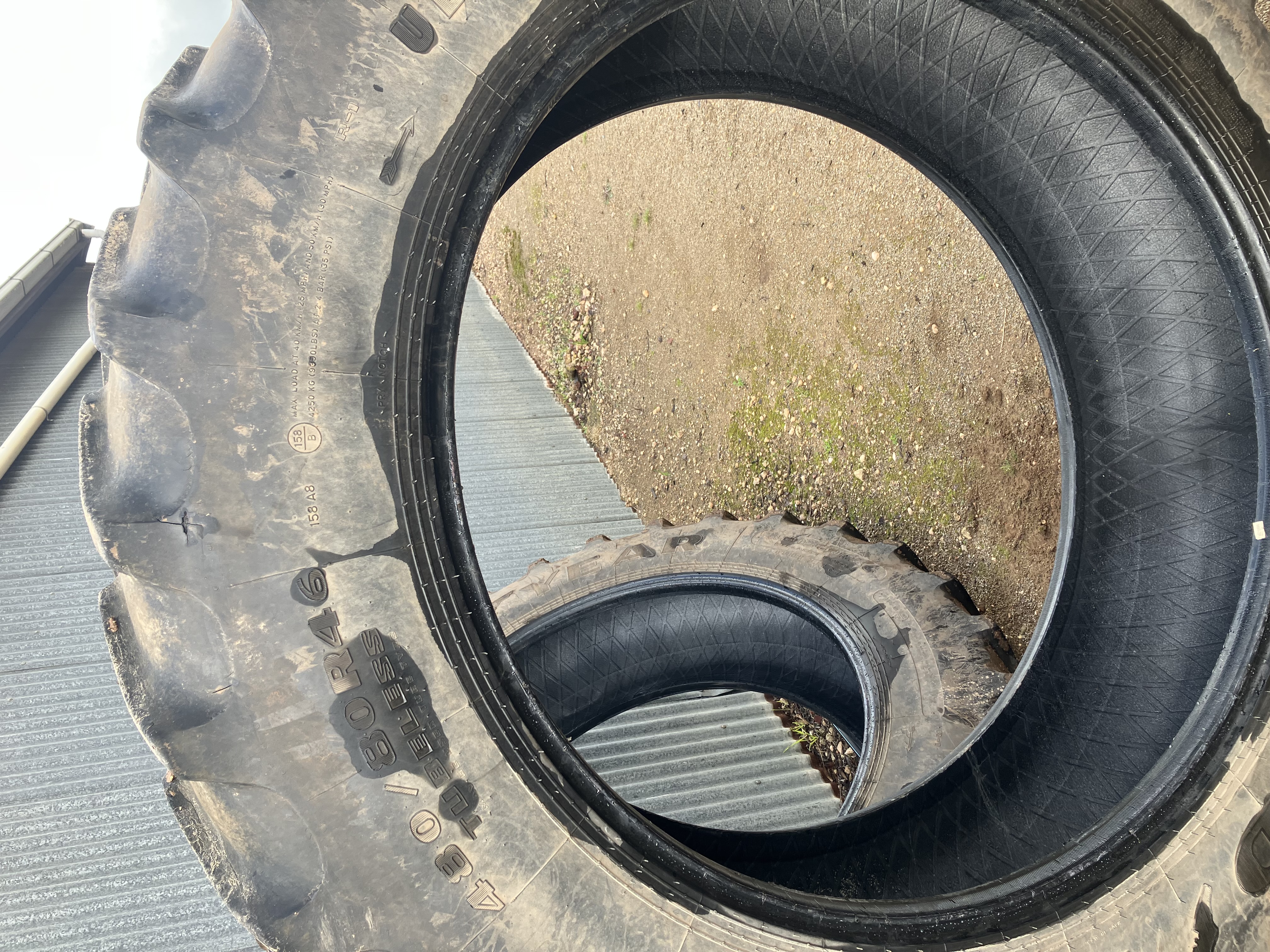 tyre1