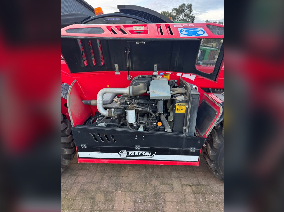 04 engine bay