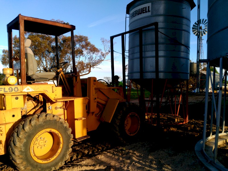 Loader2