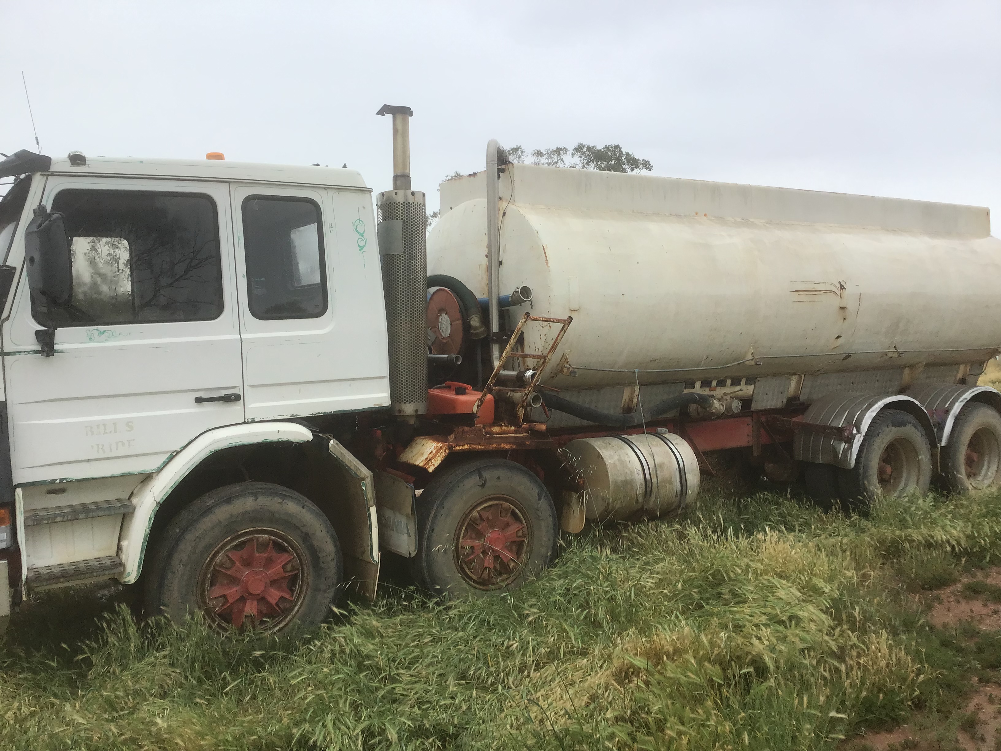 2382740A 8E77 4734 BC25 2315DE5FE497