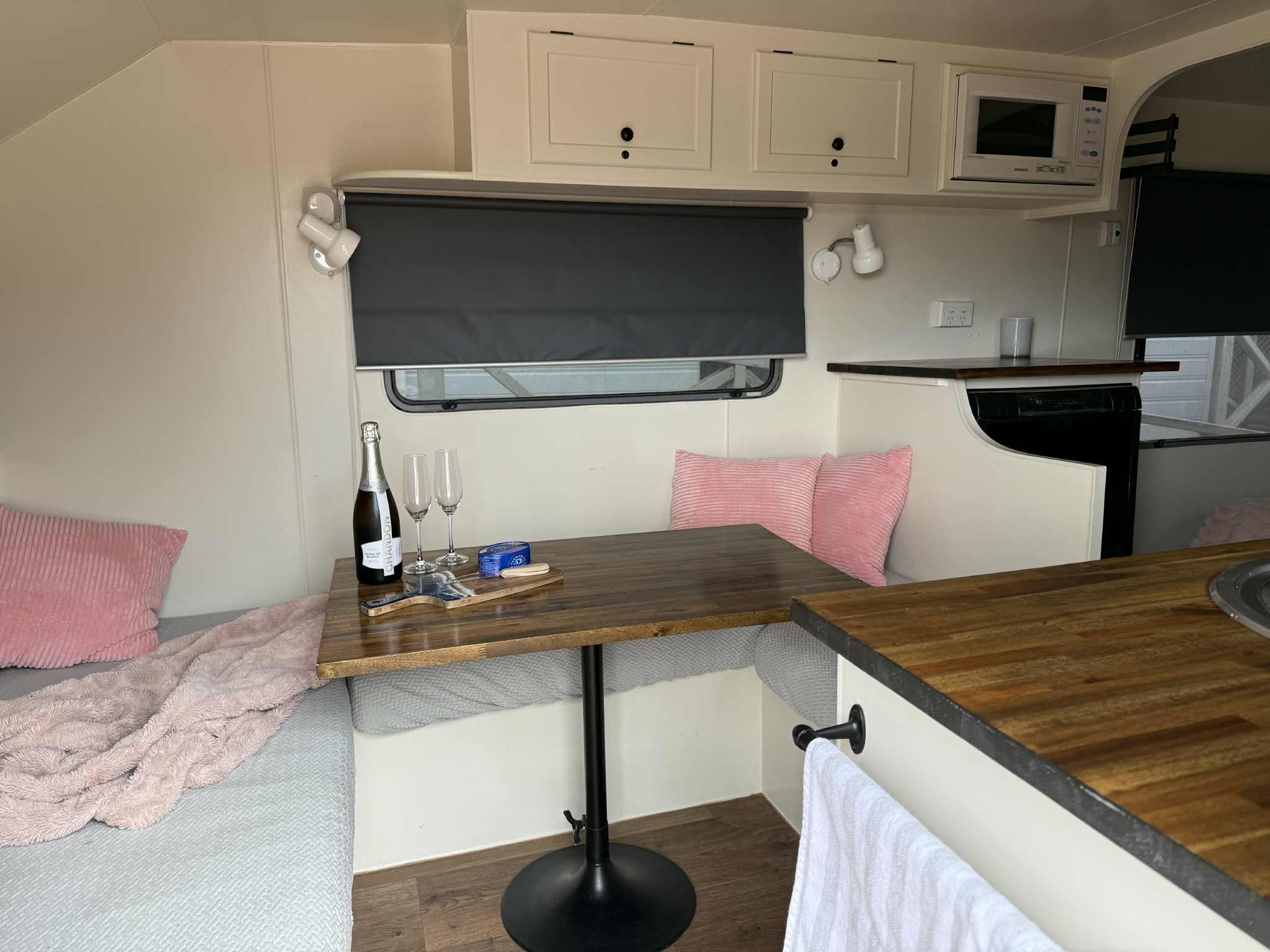 8cb10dbb c7a4 4ca5 8e80 f7dbacfb8c95